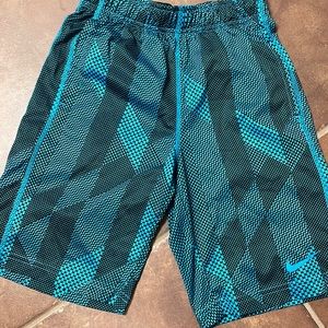 Nike basketball shorts boys